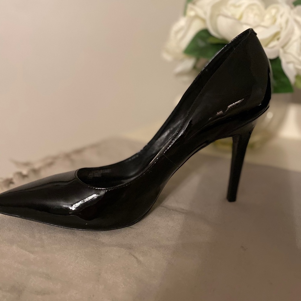 Black patent leather stilettos INC 9M